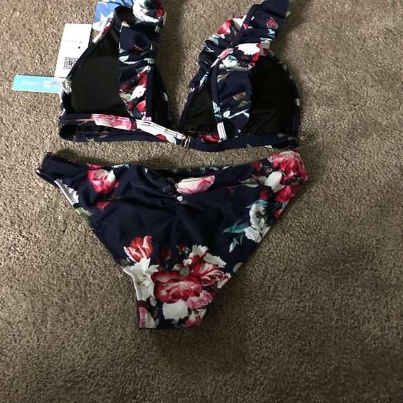 Bathing suit - Picture 2 of 2